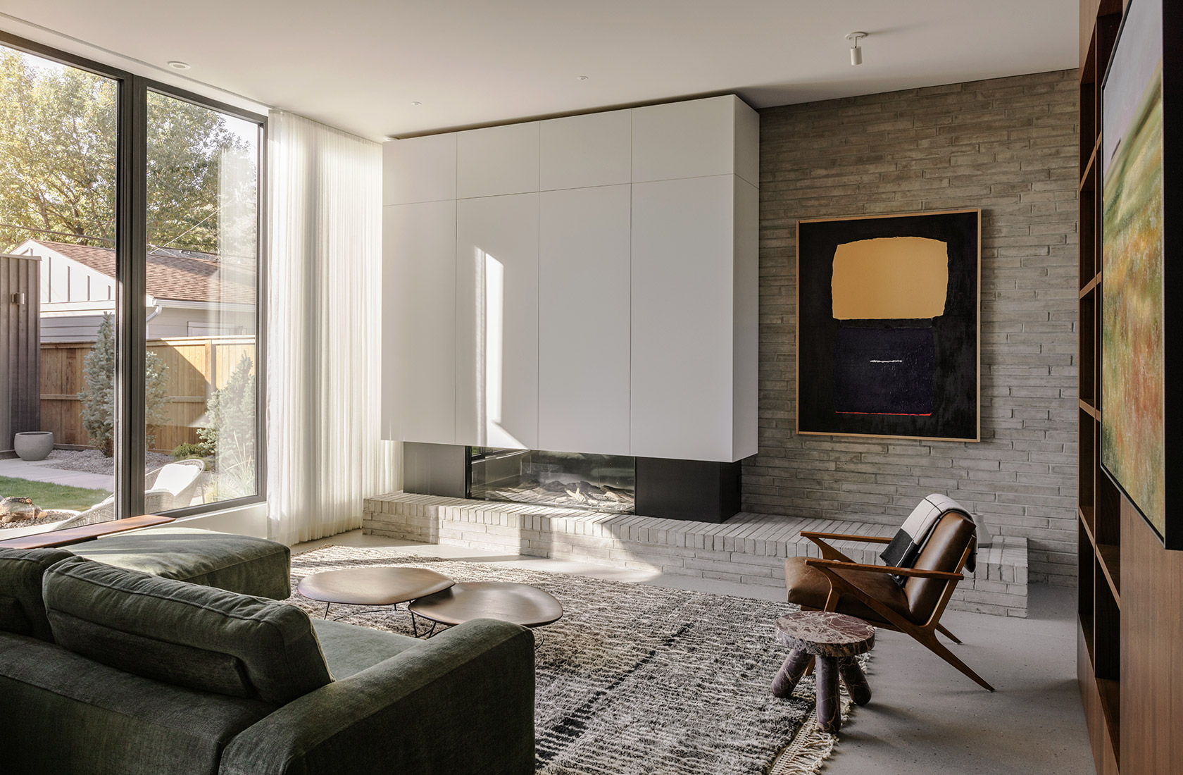 Anonymous Architecture custom home project showing site-responsive design